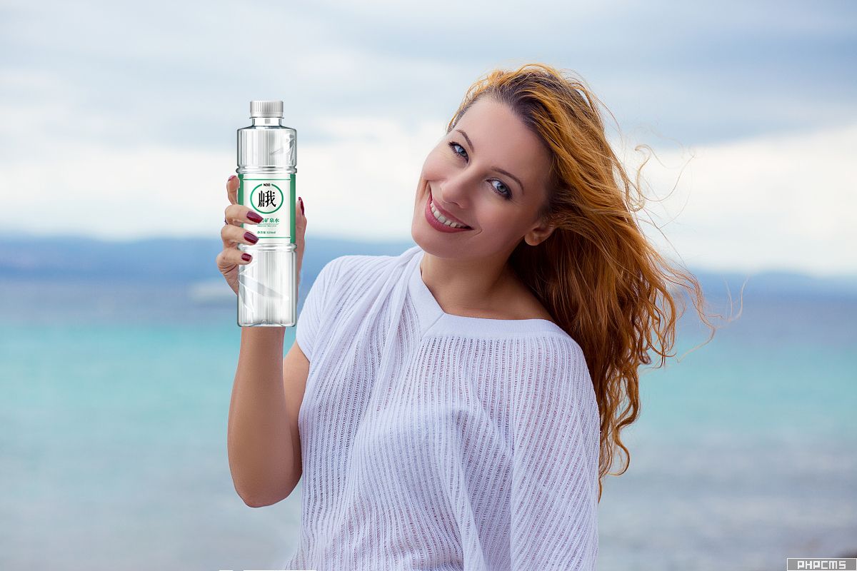 峨眉山古岩矿泉水 \