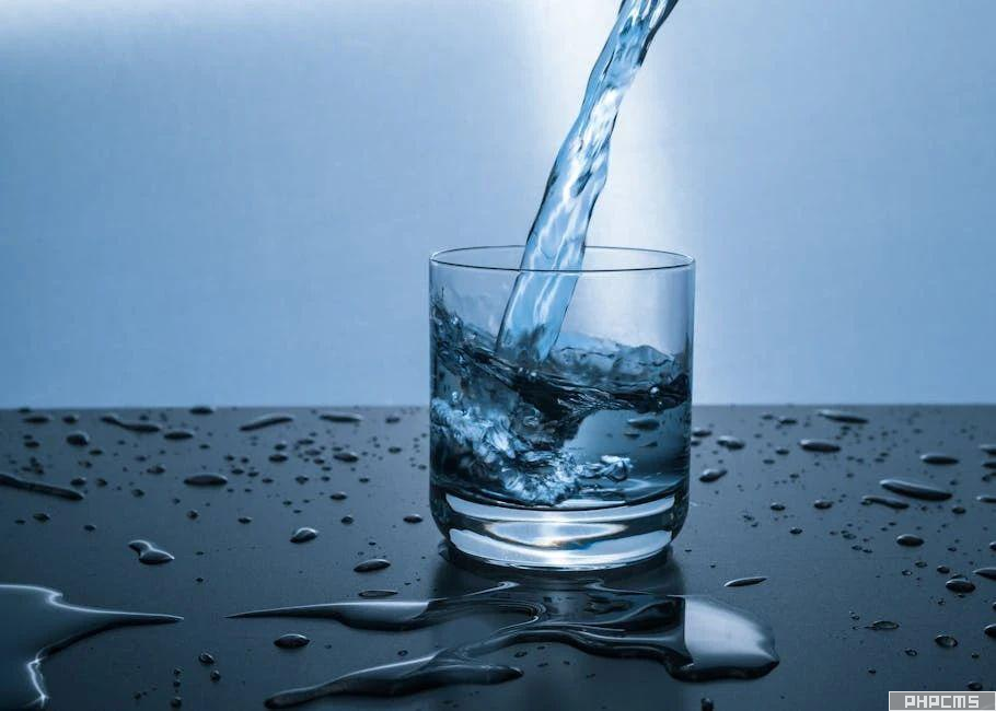 天然矿泉水、纯净水和矿物质水的区别是什么？